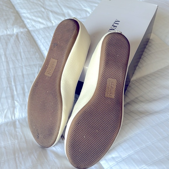 Ecru Shoes - Picture 5 of 6